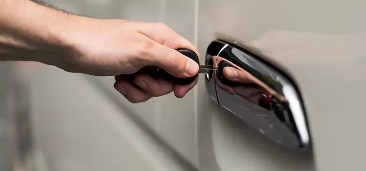 Why Choose Our Auto Locksmith Team in Evanston, IL?
