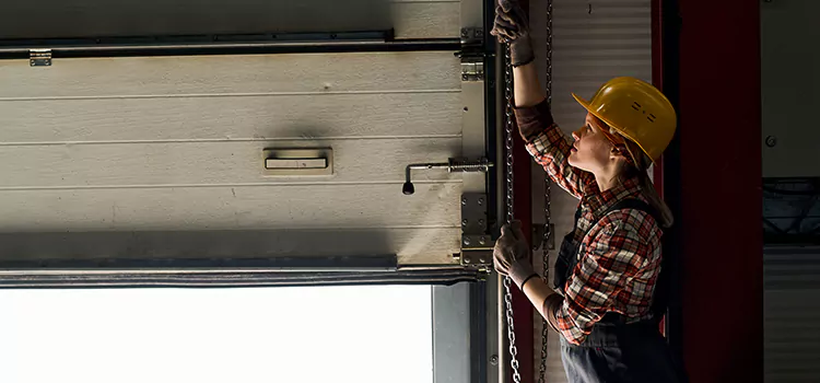 Addressing Common Garage Door Stoppage Issues in Evanston, IL