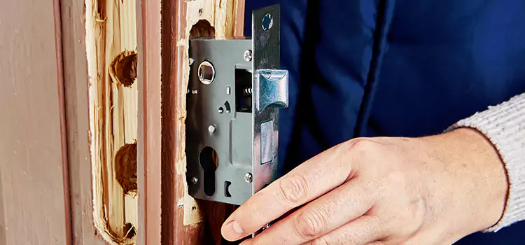 Garage Door Lock Replacement Evanston
